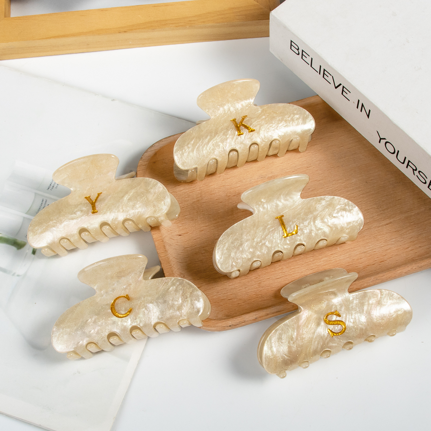1pc Golden English letter head - Hair Care Women incelemesi ve fiyatı